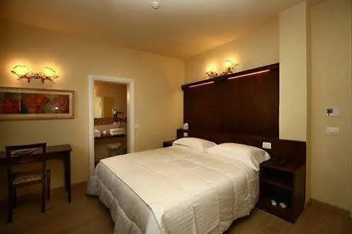 פיינצה Hotel Corsignano 4*,